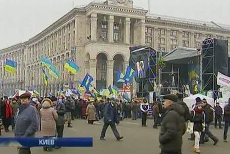 Киевские "майданы" празднуют День Николая и готовятся к олимпиаде