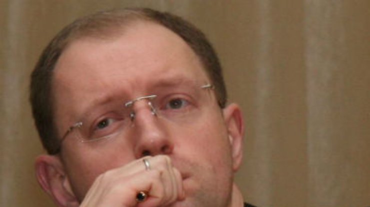 Яценюк заявляет, что СБУ возбудила уголовное дело против него, Турчинова и Тягнибока