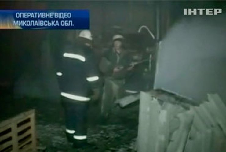 В Николаевской области сгорела мебельная фабрика