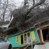 Шторм в США унес жизни двух человек, десятки тысяч остались без света