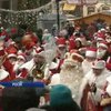 Десятки Дедов Морозов прошлись по улицам Москвы