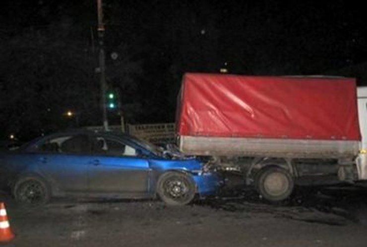 В столице пьяный водитель въехал в инспектора ГАИ