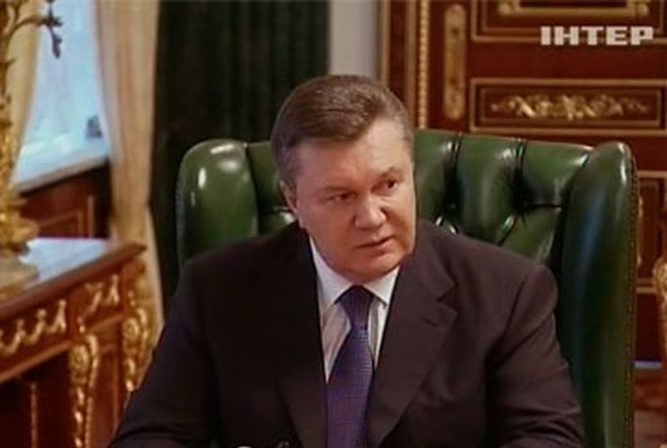 Янукович призвал депутатов и Кабмин поработать в предновогоднюю неделю