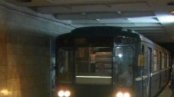 В харьковском метро мужчина бросился под поезд