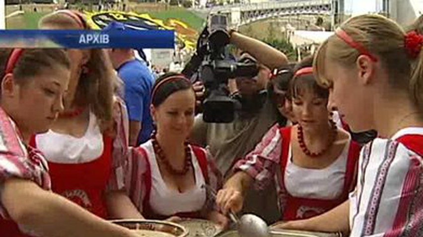 Украинцы больше всего любят борщ и вареники, - социологи