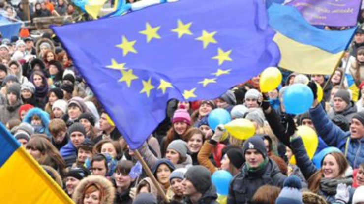 Активистов евромайданов почти в 11 раз больше, чем участников провластных митингов