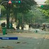 Тайские демонстранты попытались взять штурмом стадион