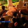 В Шанхае более тысячи человек устроили бой подушками