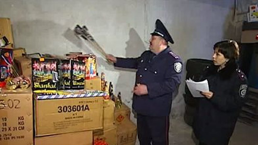 В Крыму продолжаются масштабные проверки точек продажи пиротехники