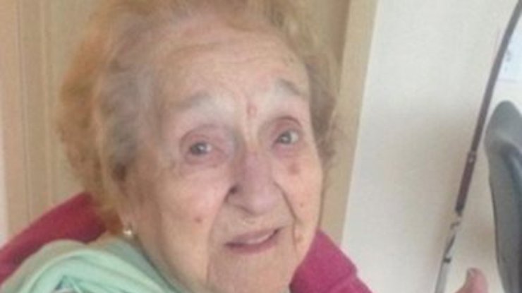 103-летняя бабушка сделала тату в день рождения