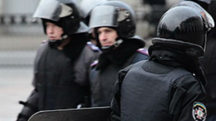 Оппозиция призывает Захарченко освободить центр Киева от внутренних войск и "Беркута"