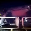 В Саудовской Аравии экстренно сел лайнер.  Пострадали 29 человек