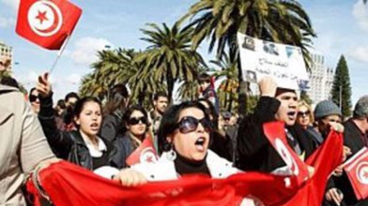 Полиция Туниса разогнала протестующих против налогов