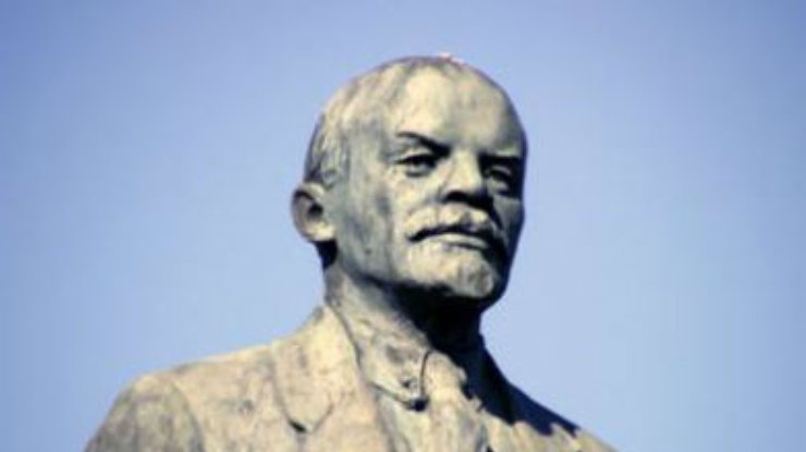 На Полтавщине обезглавили памятник Ленину
