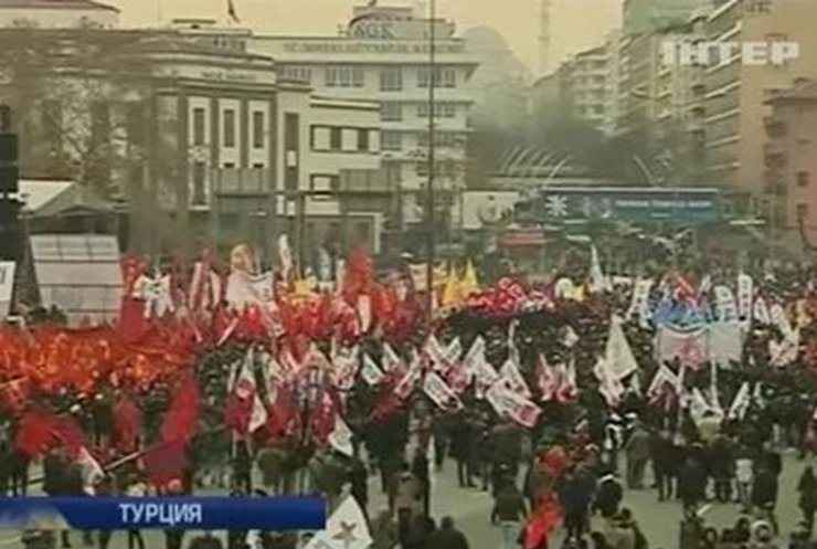 В Анкаре прошел многотысячный митинг против коррупции