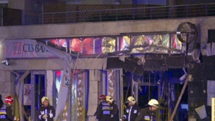 В Будапеште у здания банка взорвалась бомба