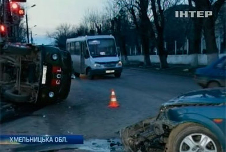 В Каменец-Подольском авто протаранило скорую с тяжелобольной девушкой
