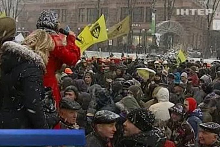Киевляне сегодня пытались разобрать баррикады на Майдане