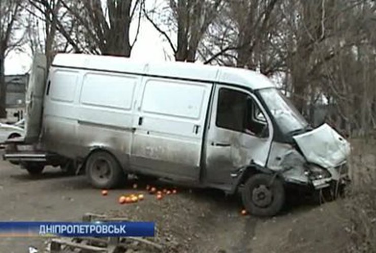 В Днепропетровске в ДТП попала маршрутка с 10 пассажирами