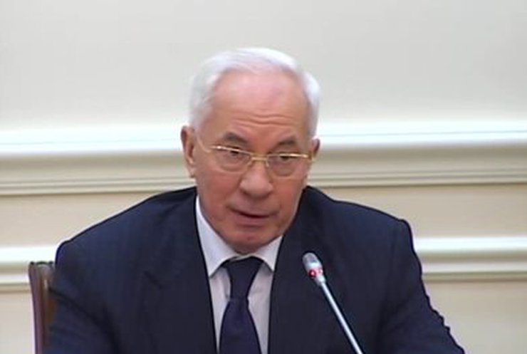 Азаров: Оппозиция сознательно затягивает принятие бюджета