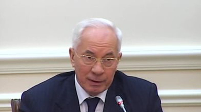 Азаров: Оппозиция сознательно затягивает принятие бюджета