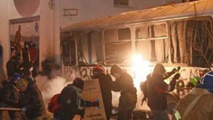 В ночь на 21 января в ходе противостояний на Грушевского активисты задержали около 20 "титушек"