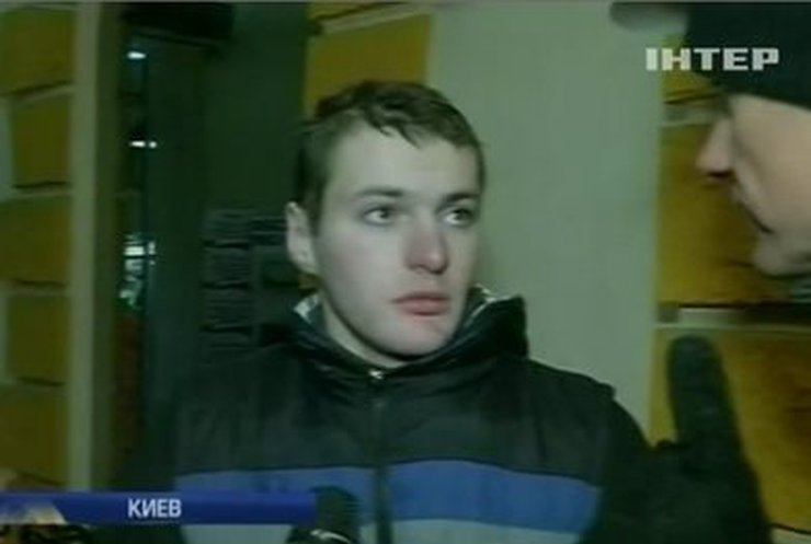 Ночью протестующие задержали и допросили группу "провокаторов"