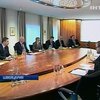 Николай Азаров провел первые переговоры в Давосе