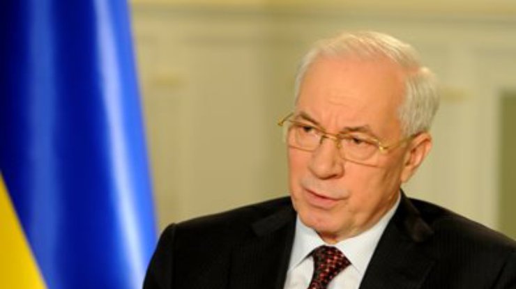 Азаров расценивает происходящее в Украине как попытку переворота