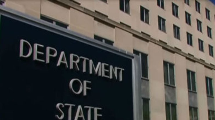 Госдеп США призывает американцев избегать протесты в Украине