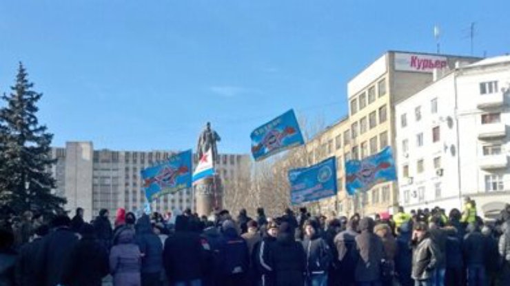В Донецке со столкновениями прошел митинг в поддержку власти