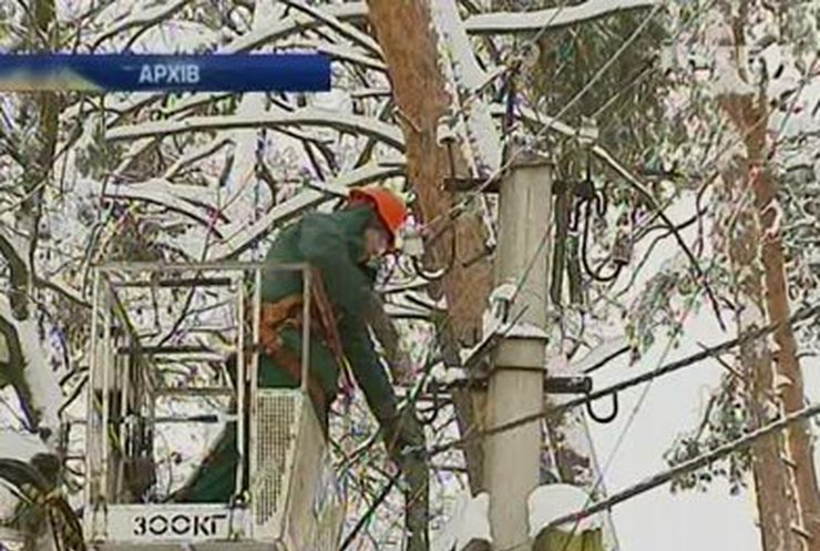 Из-за непогоды 184 населенных пункта остаются без света