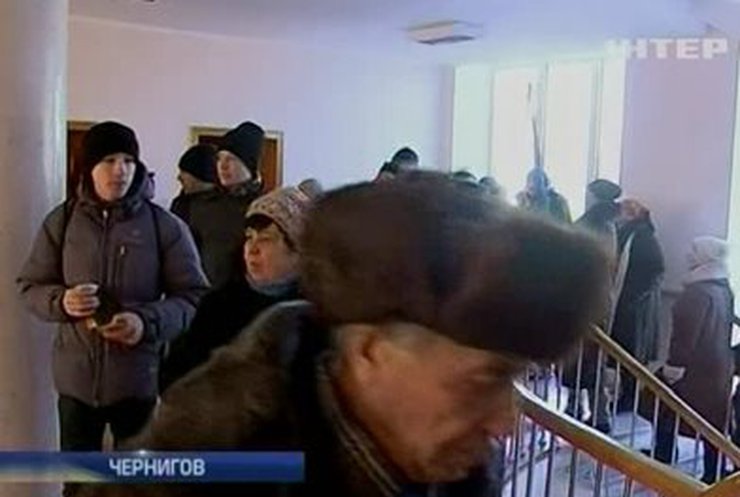 В Чернигове пикетчики мирно зашли в облсовет