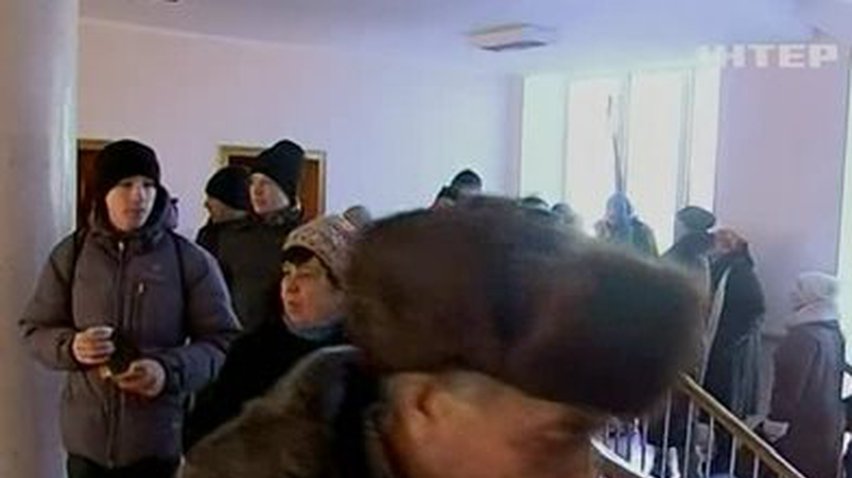 В Чернигове пикетчики мирно зашли в облсовет