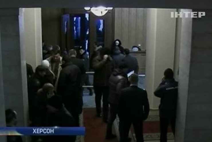 Студенты херсонского вуза ножами ранили троих милиционеров