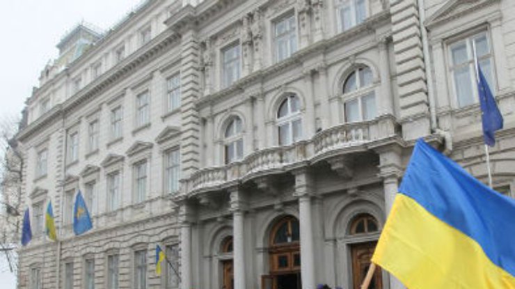 Протестующие освободили здание обладминистрации во Львове