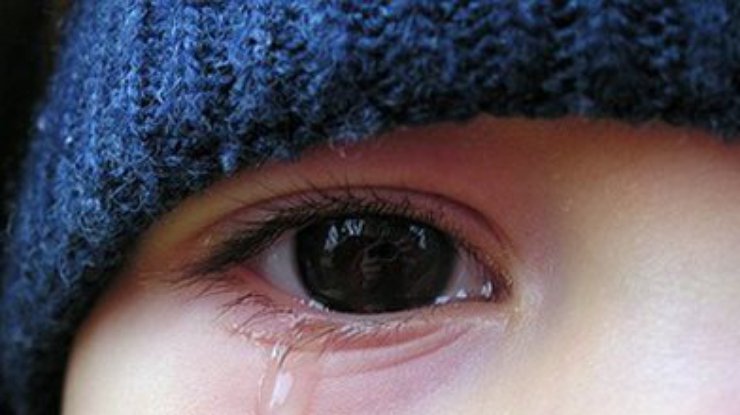 В Харькове родители не кормили пятилетнего мальчика и били палкой по голове