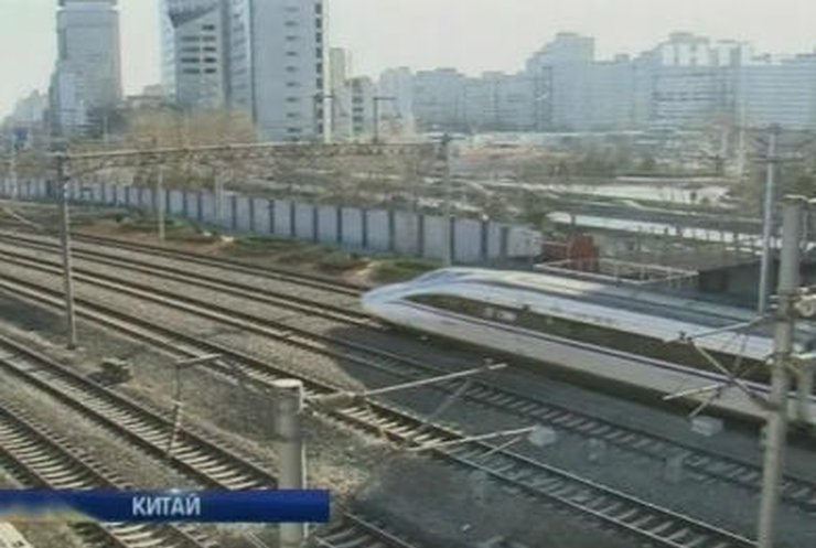 Транспорт Китая переполнен: Жители страны едут домой на Новый год