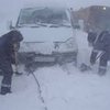 Более 600 автомобилей в пяти областях остаются в снежном плену