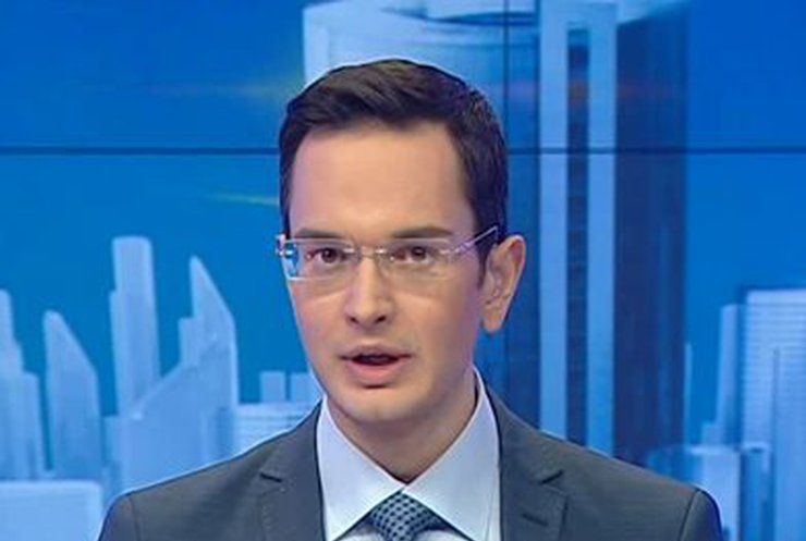 Янукович возвращается на работу после больничного