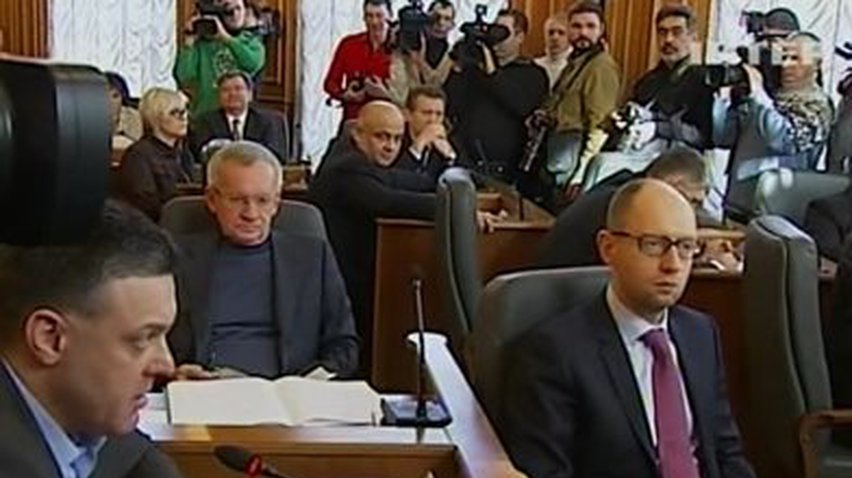 Оппозиционеры требуют максимально быстрого принятия новой Конституции