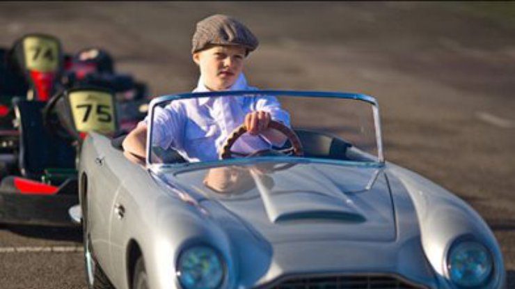 В Британии представили детский Aston Martin