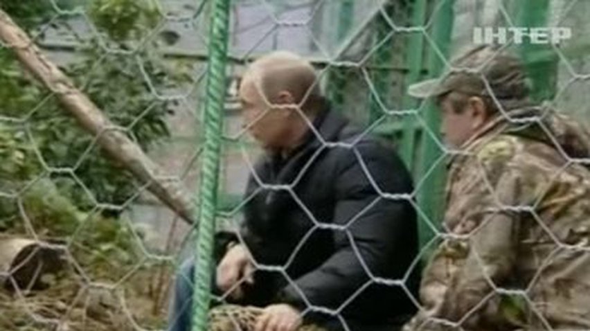 Путин погладил леопарда в сочинском зоопарке