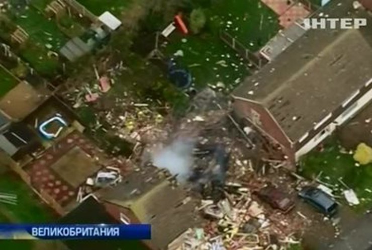 Взрыв бытового газа разрушил два жилых дома в Британии