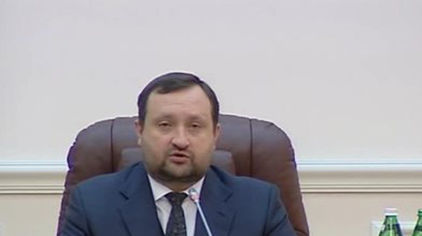Арбузов объяснил, почему рухнула гривна