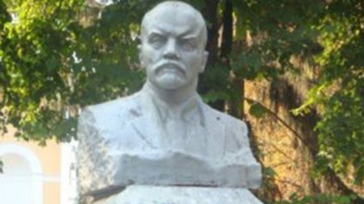 Ночью в Сумах пропал бюст Ленина
