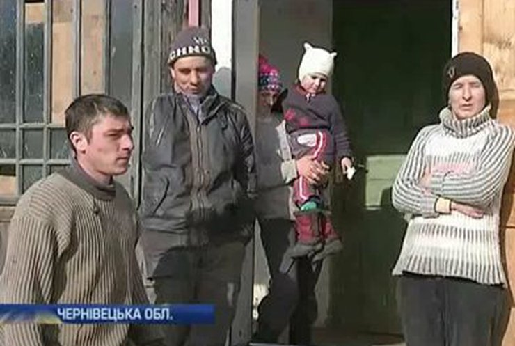 Жители далекого буковинского села 20 лет живут без электричества