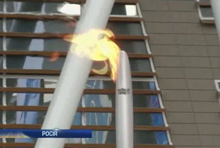 Олимпийский огонь продолжает свое путешествие по Сочи