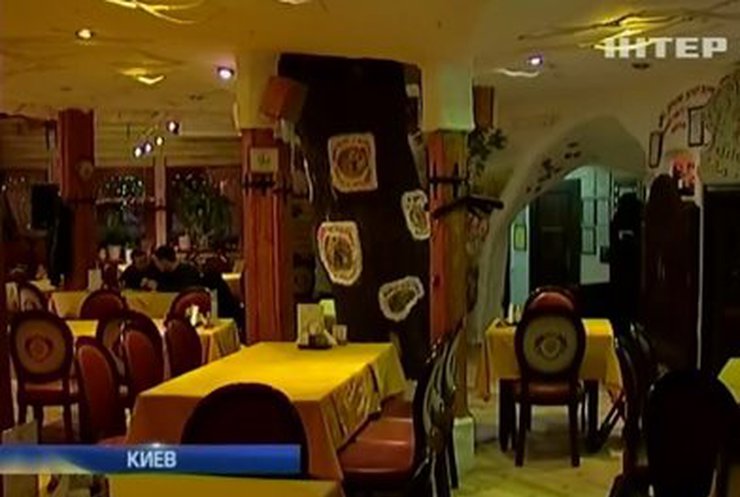 Неизвестные разгромили несколько ресторанов в Киеве