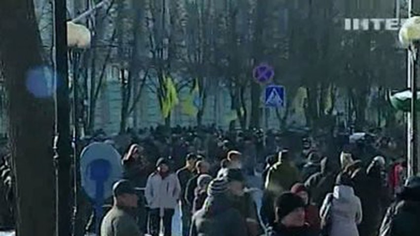 Сегодня протестующие прошлись к Верховной раде